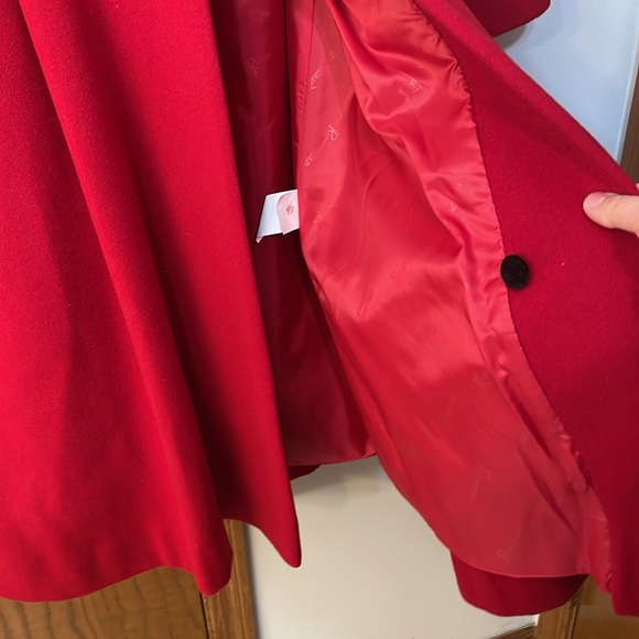 ROTHSCHILD NWT Girls Size 14 Red Wool Coat Black Velvet Details collar - Picture 11 of 12